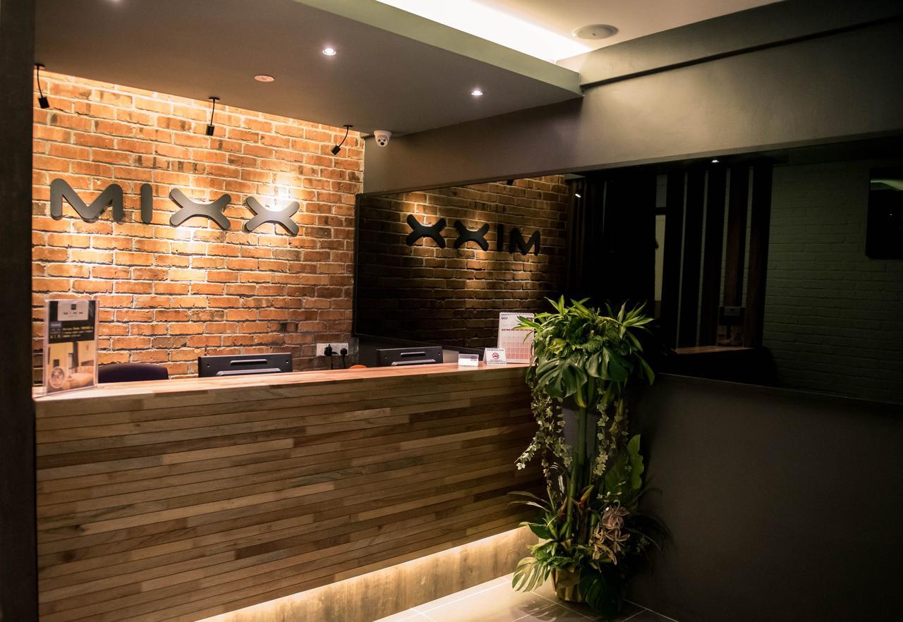 Mixx Hotel Subang Jaya Buitenkant foto